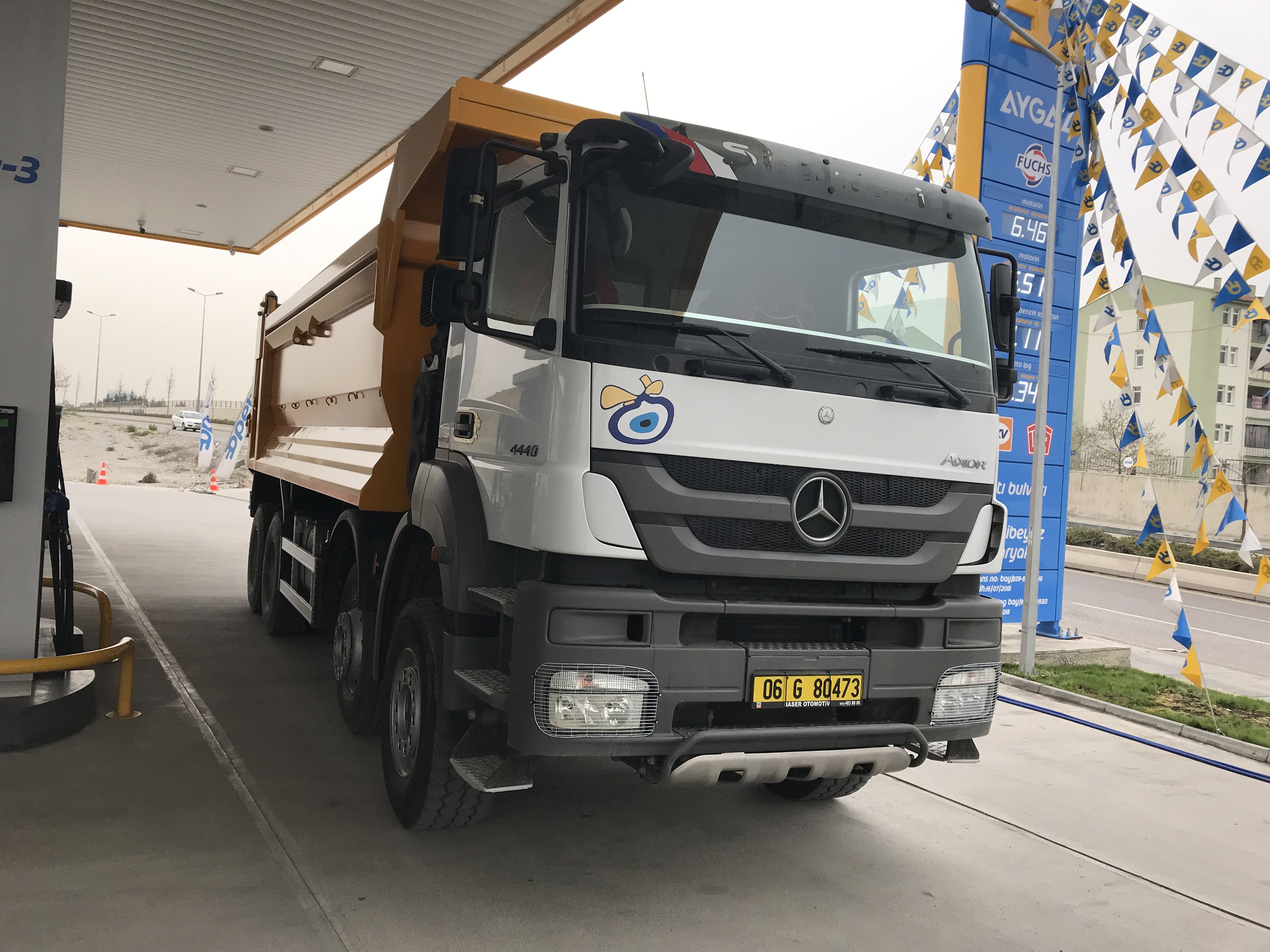 Mercedes-Benz 44.40 Truck Exported to Ukraine