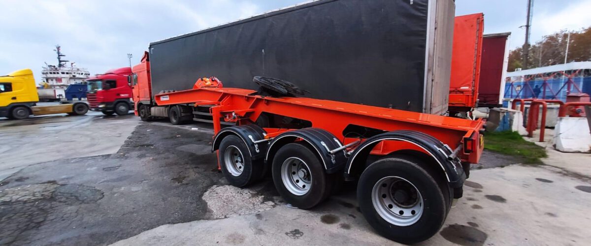 Export delivery of the ”HMS”’ brand ”DOLLY” semi-trailer on BPW brand