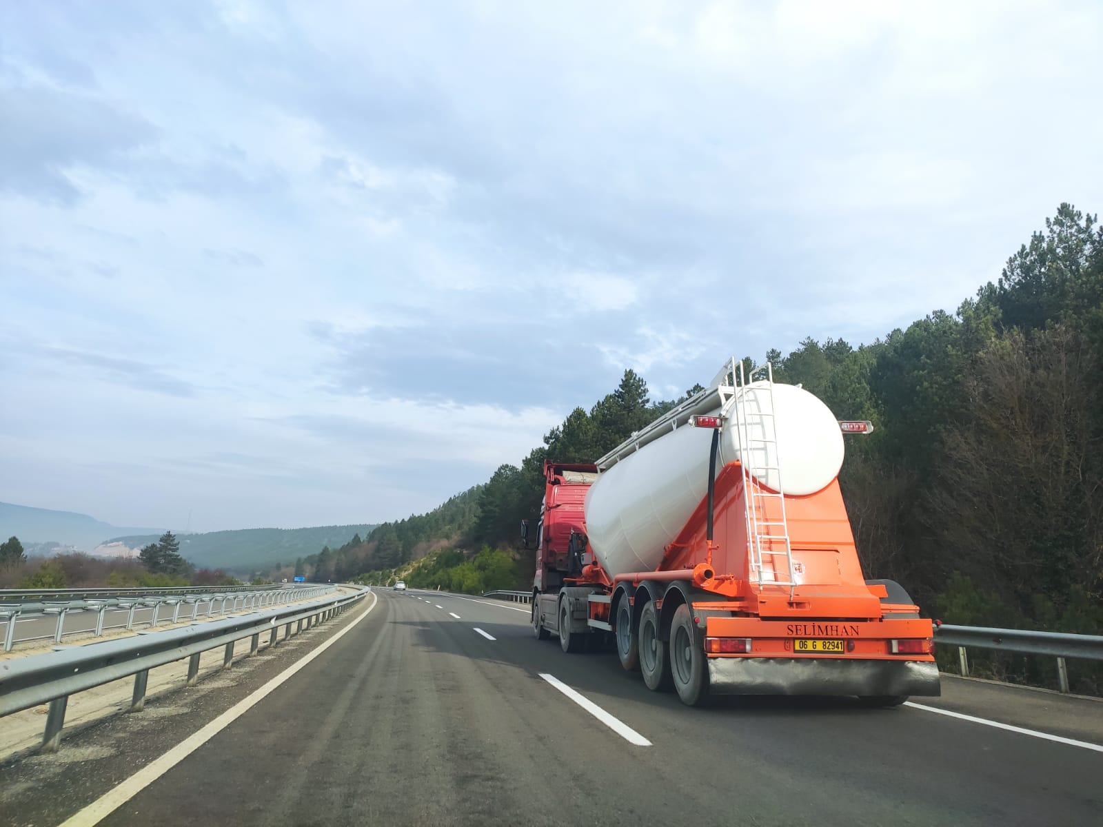 Export of a 2013 production ‘SELIMHAN’ brand Dry Cement Semi-trailer on SAF axles.